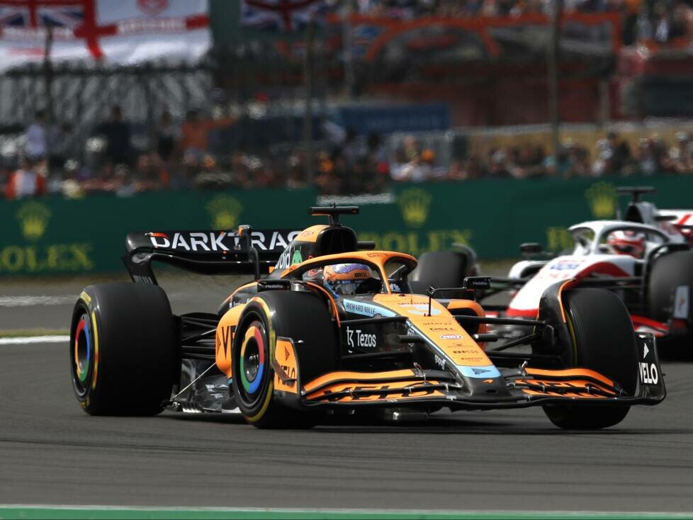 Daniel Ricciardo, Kevin Magnussen