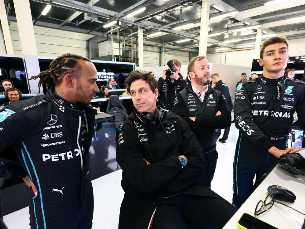 Lewis Hamilton, George Russell, Toto Wolff