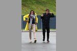 Fernando Alonso (Alpine) mit Andrea Schlager