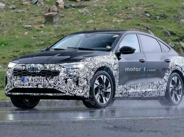 Audi e-tron und e-tron Sportback (2022) als Erlkönig mit Facelift Titel-Bild zur News: Audi e-tron und e-tron Sportback (2022) als Erlkönig mit Facelift