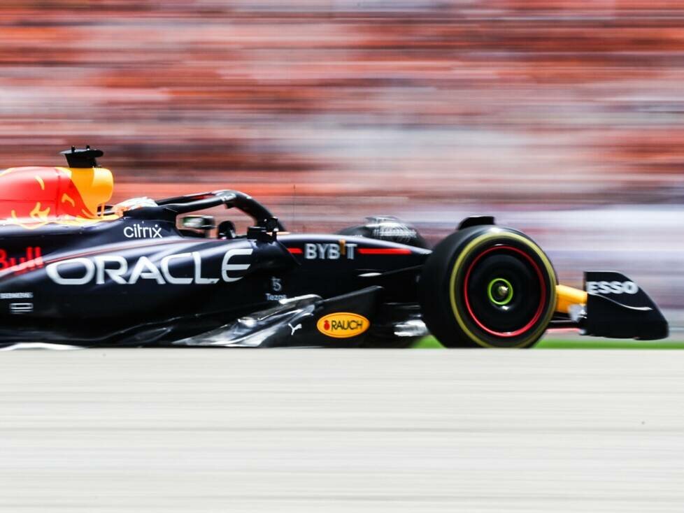 Max Verstappen im Red Bull RB18 beim Formel-1-Rennen in Spielberg 2022