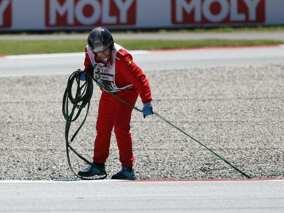 Streckensicherung entfernt Sensorenband am Red-Bull-Ring