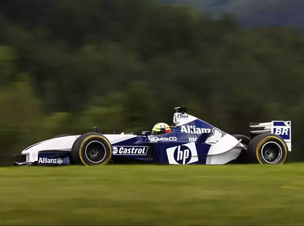 Ralf Schumacher 2022 im Williams-BMW FW25 aus der Saison 2003 Titel-Bild zur News: Ralf Schumacher 2022 im Williams-BMW FW25 aus der Saison 2003