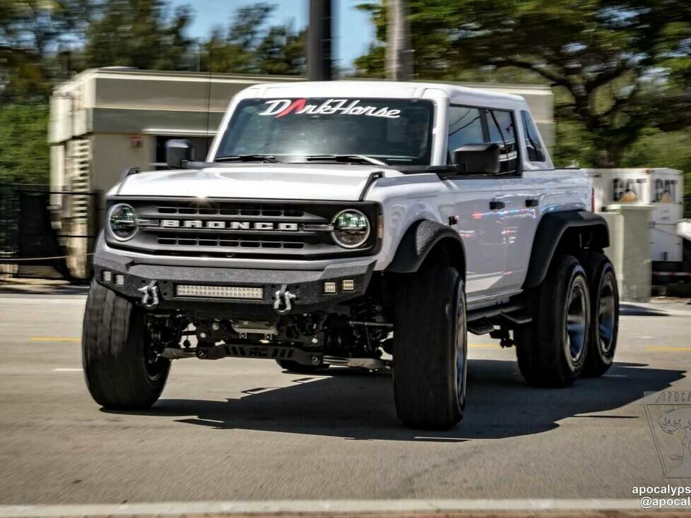 Apocalypse Dark Horse Ford Bronco 6X6