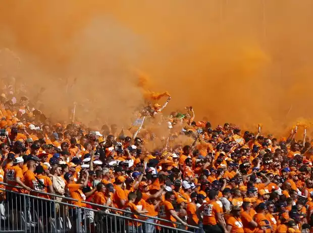 Fans von Max Verstappen beim Formel-1-Rennen in Spielberg 2022 Titel-Bild zur News: Fans von Max Verstappen beim Formel-1-Rennen in Spielberg 2022