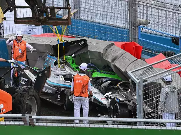 Formel E, New York, Nick Cassidy, Unfall Titel-Bild zur News: Formel E, New York, Nick Cassidy, Unfall