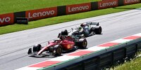 Charles Leclerc (Ferrari) vor Lewis Hamilton (Mercedes) beim Formel-1-Rennen in Spielberg 2022