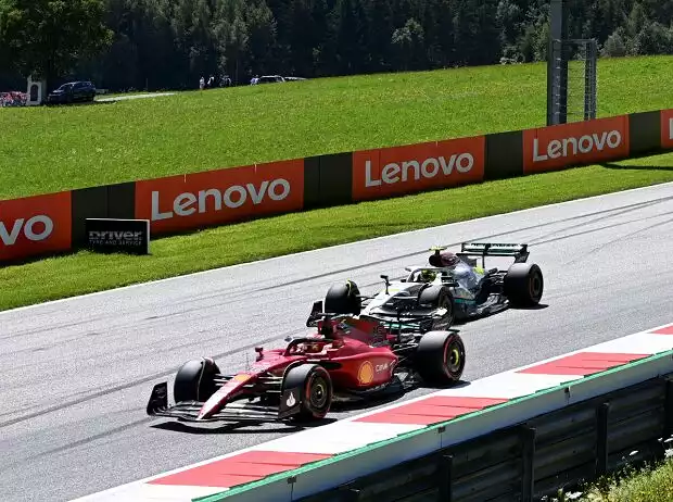 Charles Leclerc (Ferrari) vor Lewis Hamilton (Mercedes) beim Formel-1-Rennen in Spielberg 2022 Titel-Bild zur News: Charles Leclerc (Ferrari) vor Lewis Hamilton (Mercedes) beim Formel-1-Rennen in Spielberg 2022
