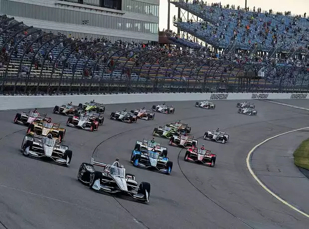 Start zum IndyCar-Rennen auf dem Iowa Speedway in Newton 2020 Titel-Bild zur News: Start zum IndyCar-Rennen auf dem Iowa Speedway in Newton 2020