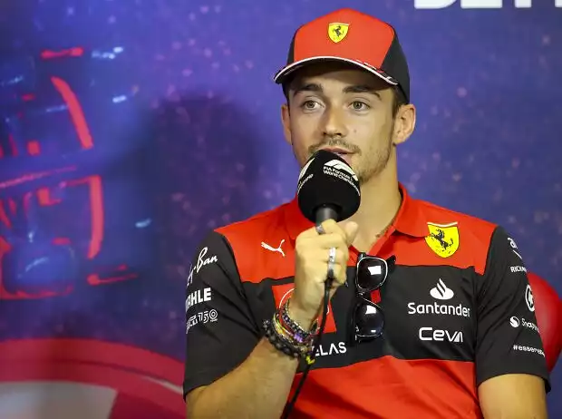 Charles Leclerc (Ferrari) auf der Pressekonferenz zum Formel-1-Rennen in Frankreich 2022 Titel-Bild zur News: Charles Leclerc (Ferrari) auf der Pressekonferenz zum Formel-1-Rennen in Frankreich 2022