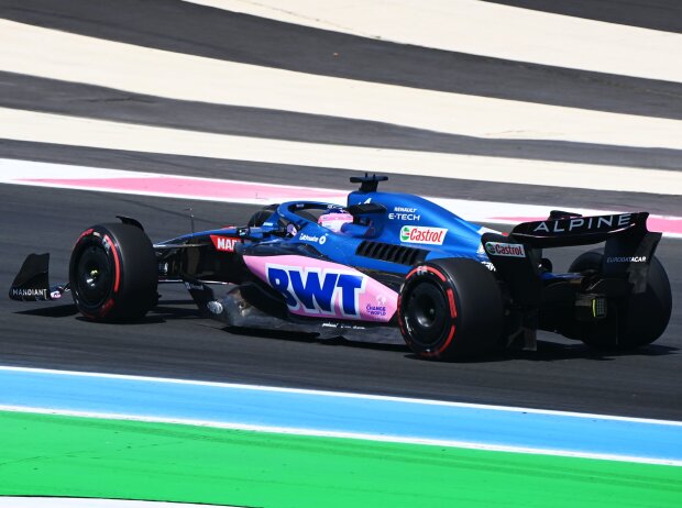 Titel-Bild zur News: Fernando Alonso (Alpine A522) im Qualifying zum Formel-1-Rennen in Frankreich 2022