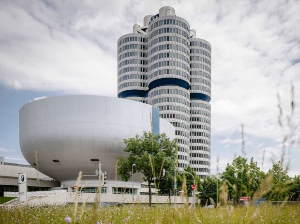 Titel-Bild zur News: 50 Jahre BMW-Hochhaus