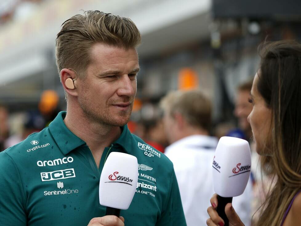 Nico Hülkenberg im Gespräch mit ServusTV-Reporterin Andrea Schlager