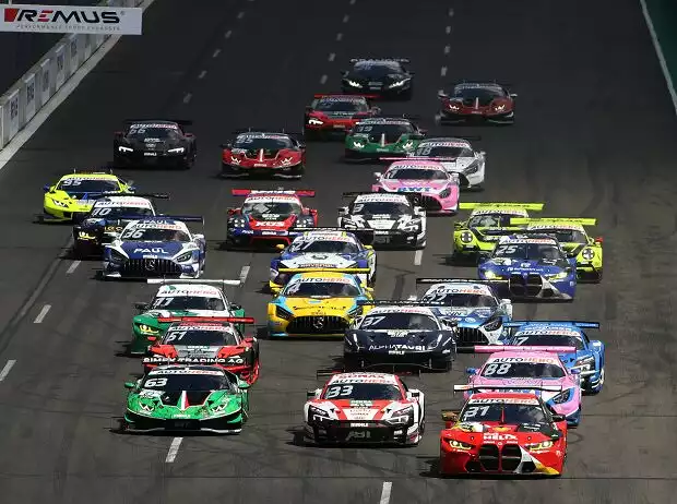 Start eines DTM-Rennens auf dem Lausitzring Titel-Bild zur News: Start eines DTM-Rennens auf dem Lausitzring