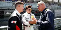 Sven Stoppe (rechts, hier mit Niklas Krütten und Nick Catsburg) hat die Lage im ADAC GT Masters im Griff