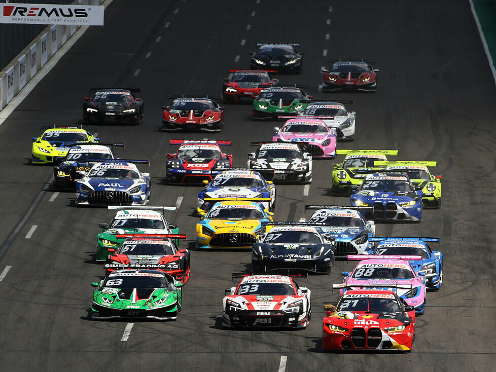 Start eines DTM-Rennens auf dem Lausitzring