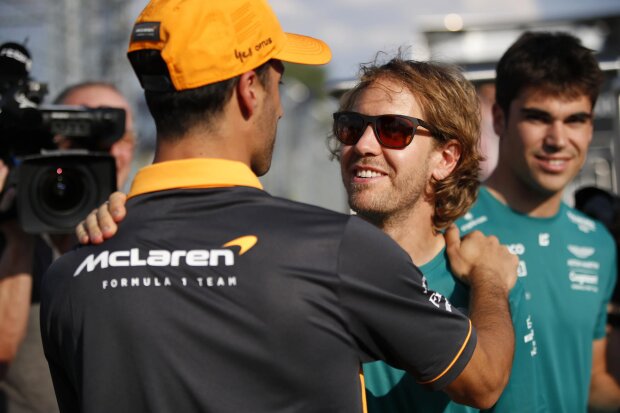 Daniel Ricciardo Sebastian Vettel McLaren McLaren F1Aston Martin Aston Martin F1 ~Daniel Ricciardo (McLaren) und Sebastian Vettel (Aston Martin) ~ Daniel Ricciardo Sebastian Vettel McLaren McLaren F1Aston Martin Aston Martin F1 ~Daniel Ricciardo (McLaren) und Sebastian Vettel (Aston Martin) ~