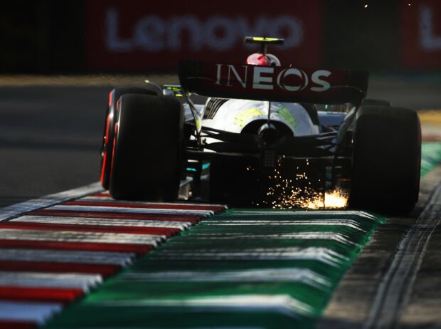 Titel-Bild zur News: Lewis Hamilton (Mercedes W13) im Training zum Formel-1-Rennen in Ungarn 2022