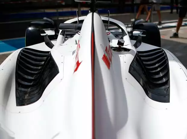 Der modifizierte Haas VF-22 von Kevin Magnussen beim Formel-1-Rennen in Ungarn 2022 Titel-Bild zur News: Der modifizierte Haas VF-22 von Kevin Magnussen beim Formel-1-Rennen in Ungarn 2022