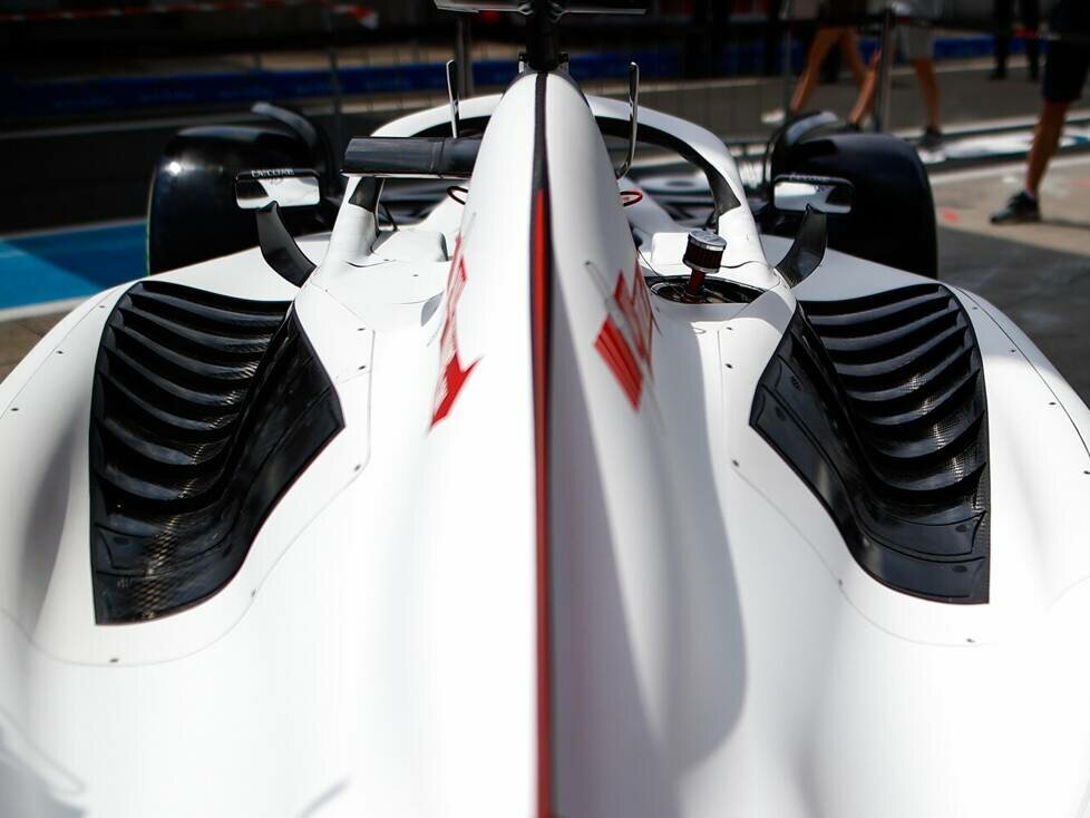 Der modifizierte Haas VF-22 von Kevin Magnussen beim Formel-1-Rennen in Ungarn 2022