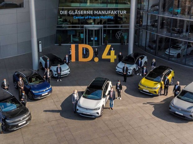 Titel-Bild zur News: VW ID.4: Auslieferung der ersten Exemplare an der Gläsernen Manufaktur