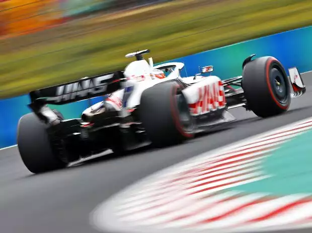 Titel-Bild zur News: Kevin Magnussen (Haas VF-22) im Qualifying zum Formel-1-Rennen in Ungarn 2022