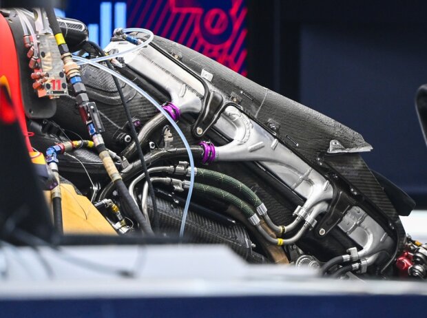 Titel-Bild zur News: Antriebsinstallation beim Red Bull RB18 in der Formel-1-Saison 2022