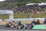 Toprak Razgatlioglu führt nach dem Start in Most