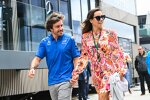 Fernando Alonso (Alpine) mit Freundin Andrea Schlager