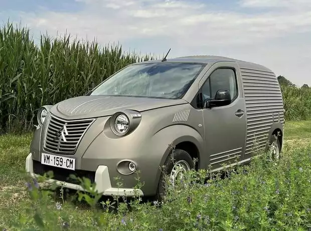 Titel-Bild zur News: Citroen 2V fourgonnette von Caselani