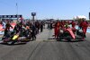 Bild zum Inhalt: Max Verstappen über Ferrari: "Fehler macht niemand mit Absicht"
