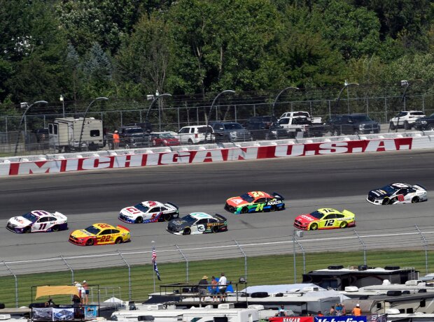 NASCAR-Action auf dem Michigan International Speedway in Brooklyn 2021