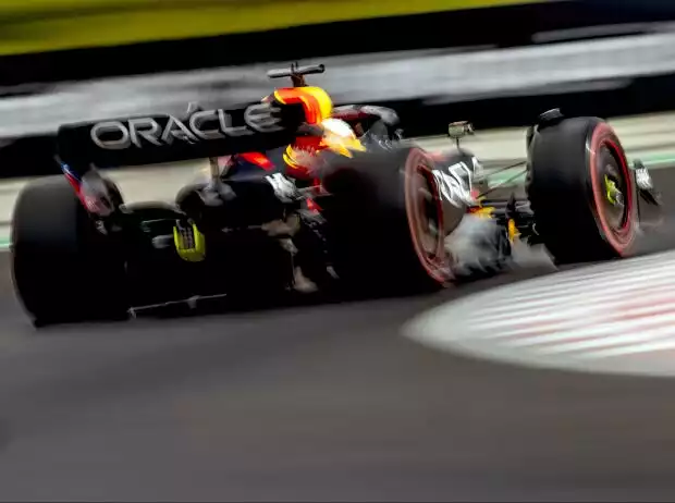 Max Verstappen (Red Bull RB18) beim Formel-1-Rennen in Budapest 2022 Titel-Bild zur News: Max Verstappen (Red Bull RB18) beim Formel-1-Rennen in Budapest 2022