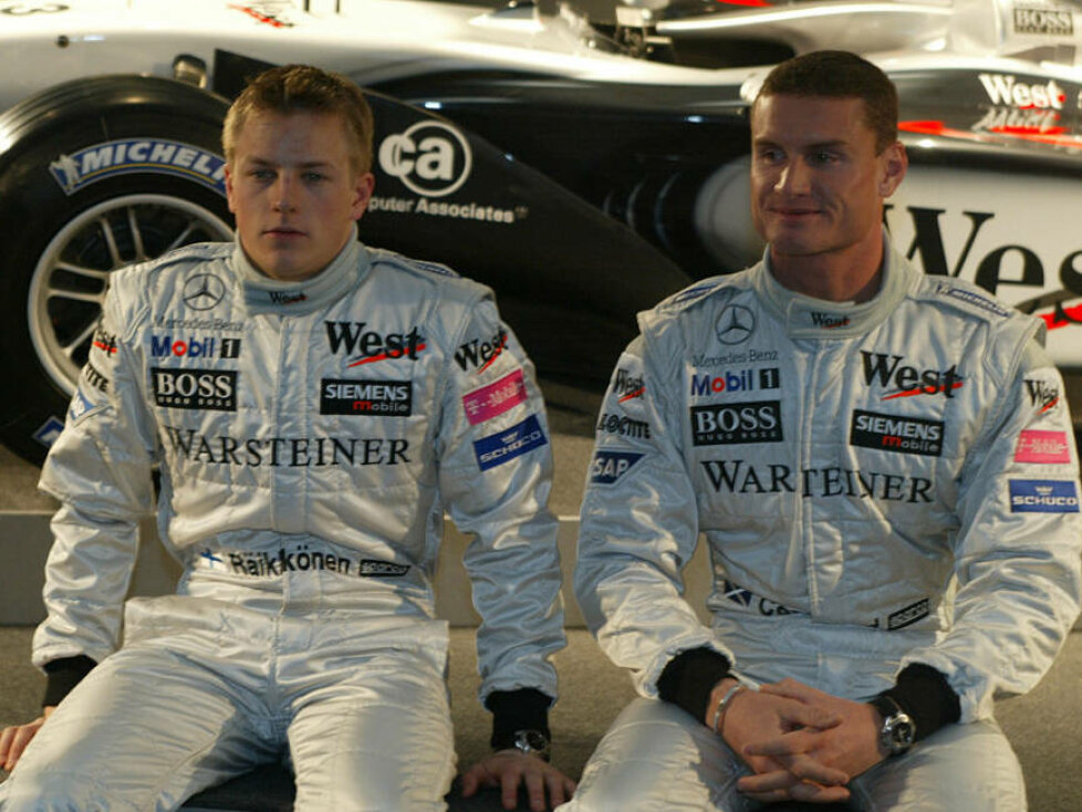 Kimi Räikkönen und David Coulthard bei der Präsentation des McLaren 2002