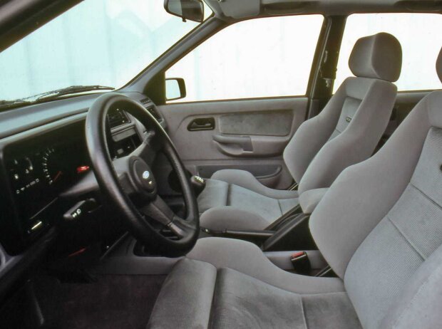 Cockpit des Ford Sierra