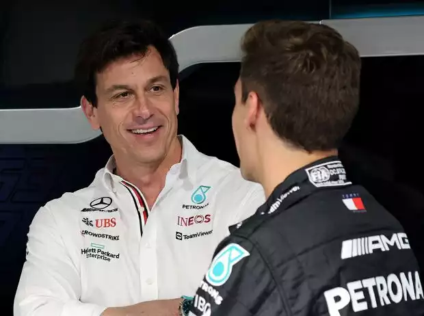 Toto Wolff und George Russell Titel-Bild zur News: Toto Wolff und George Russell