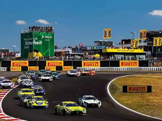 Das ADAC GT Masters fährt auf dem DEKRA Lausitzring Titel-Bild zur News: Das ADAC GT Masters fährt auf dem DEKRA Lausitzring