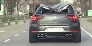 VW Golf R mit irrem Dachschaden fährt, als wäre nichts passiert