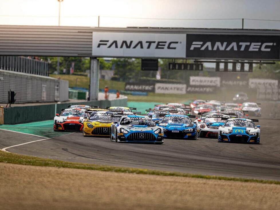 FANATEC GT World Challenge Europe powered by AWS
