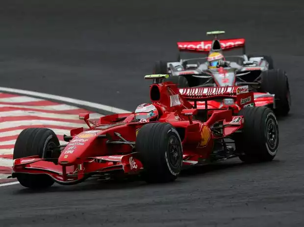 Kimi Räikkönen, Lewis Hamilton Titel-Bild zur News: Kimi Räikkönen, Lewis Hamilton
