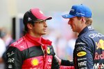 Carlos Sainz (Ferrari) und Max Verstappen (Red Bull) 