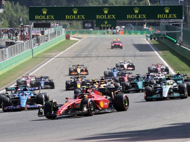 Titel-Bild zur News: Startphase beim Grand Prix von Belgien der Formel 1 2022 in Spa