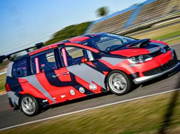 Race-Van (Volkswagen Sharan) Titel-Bild zur News: Race-Van (Volkswagen Sharan)