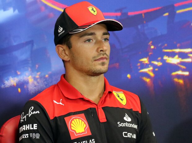 Titel-Bild zur News: Charles Leclerc (Ferrari) in der Pressekonferenz vor dem Formel-1-Rennen in Zandvoort 2022