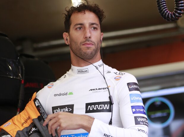 Daniel Ricciardo (McLaren) bereitet sich auf das Training zum Formel-1-Rennen in Zandvoort 2022 vor