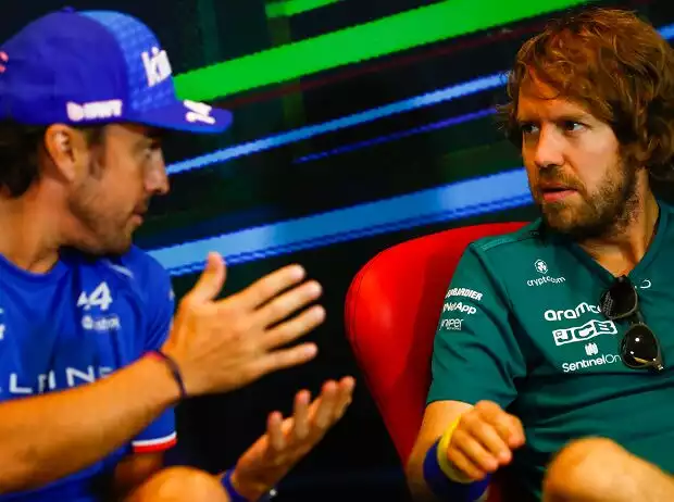 Fernando Alonso mit Sebastian Vettel in einer Formel-1-Pressekonferenz Titel-Bild zur News: Fernando Alonso mit Sebastian Vettel in einer Formel-1-Pressekonferenz