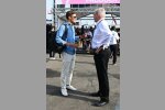 George Russell (Mercedes) und Ross Brawn 