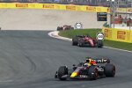 Max Verstappen (Red Bull), Charles Leclerc (Ferrari) und Carlos Sainz (Ferrari) 