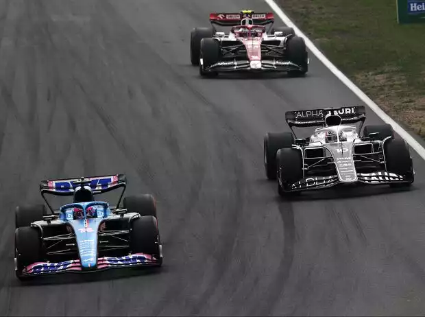 Guanyu Zhou, Fernando Alonso, Pierre Gasly Titel-Bild zur News: Guanyu Zhou, Fernando Alonso, Pierre Gasly