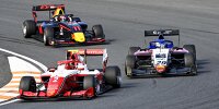 Formel-3-Fahrzeuge beim Rennen in Zandvoort 2021